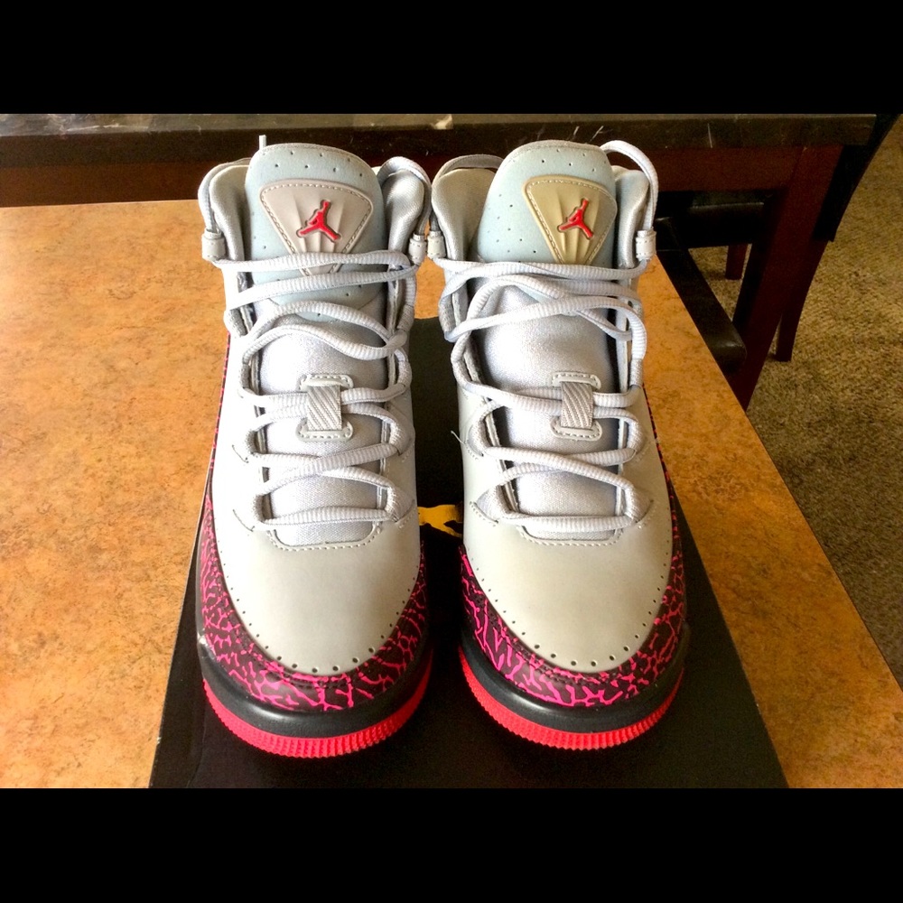 Air Jordan Deluxe GG youth Size 6